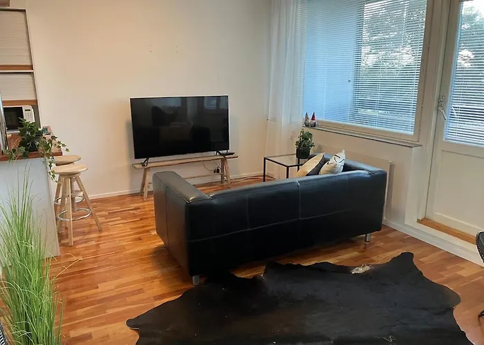 Beautiful With Balcony Near Old *